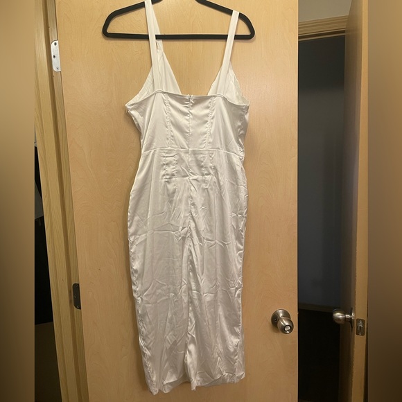 Silky pleated corset dress - Picture 6 of 8